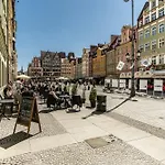 Old Town Rynek Ul Wiezienna * ורוצלב